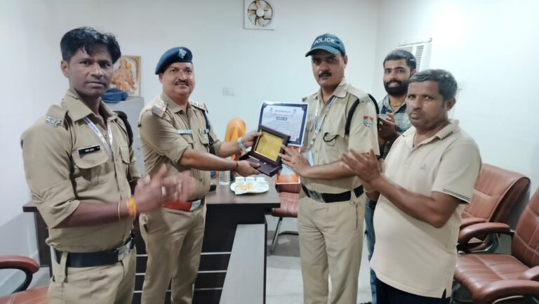 सिपाही की सतर्कता से पंतद्वीप में पकड़ी गई शराब की खेप