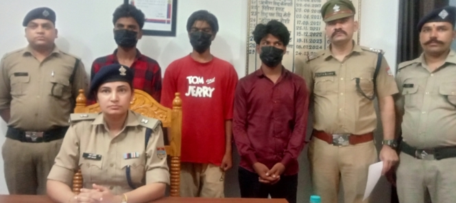 श्यामपुर क्षेत्र में फायरिंग की घटना में तीन हमलावर युवक गिरफ्तार;तीन तमंचे व कारतूस बरामद,नामजद आरोपी फरार