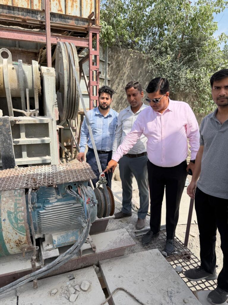 सबके लिए बड़ा सवाल: आखिर क्यों मैदान में उतरे खनन निदेशक लेघा
